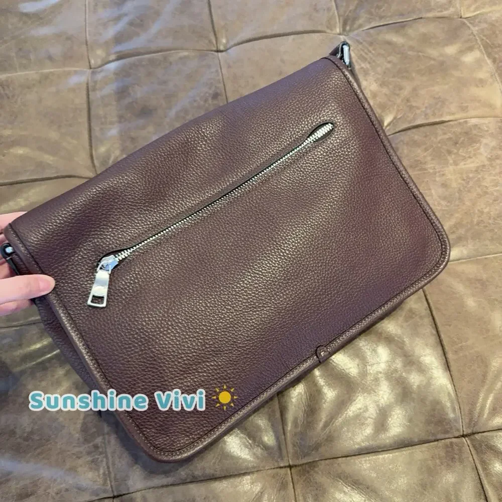 NWT Coach MEN Colby Messenger Bag 32 Refined pebble leather ces18 Silver/Maple